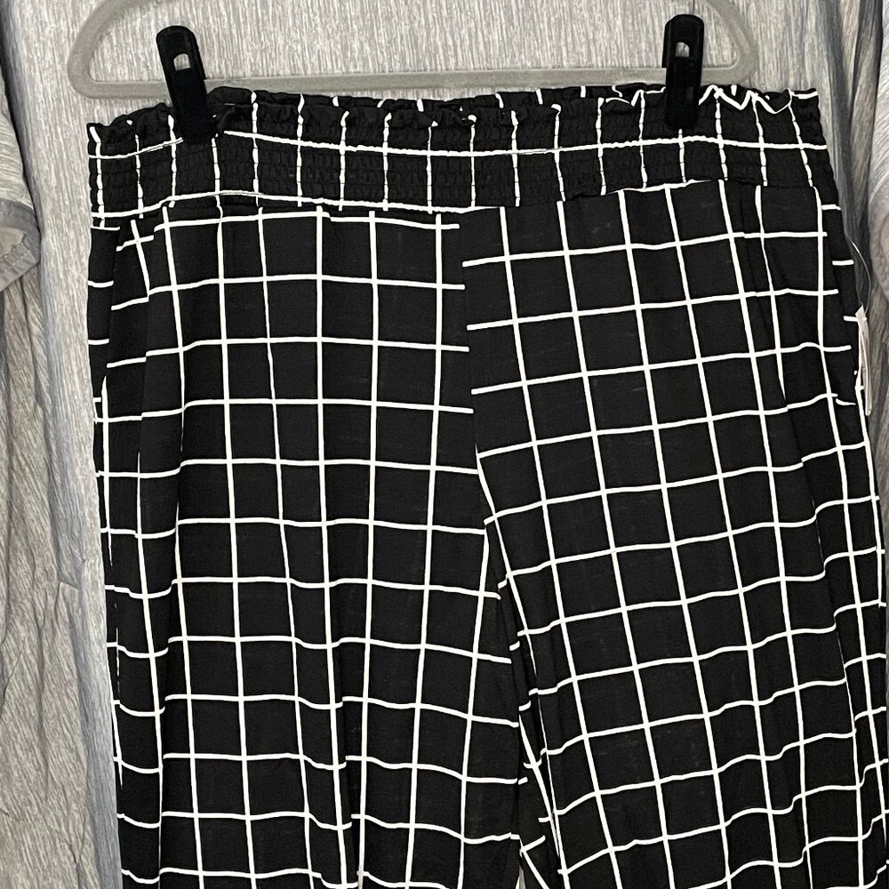 Inner Circle, wide leg pants, Black with white, 1X